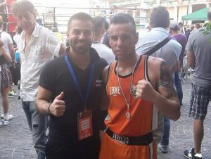 Nella foto: Yuri Sampirisi con il tecnico Giuseppe Virton dopo la vittoria ad Asti con la divisa delle Tigri Sabaude